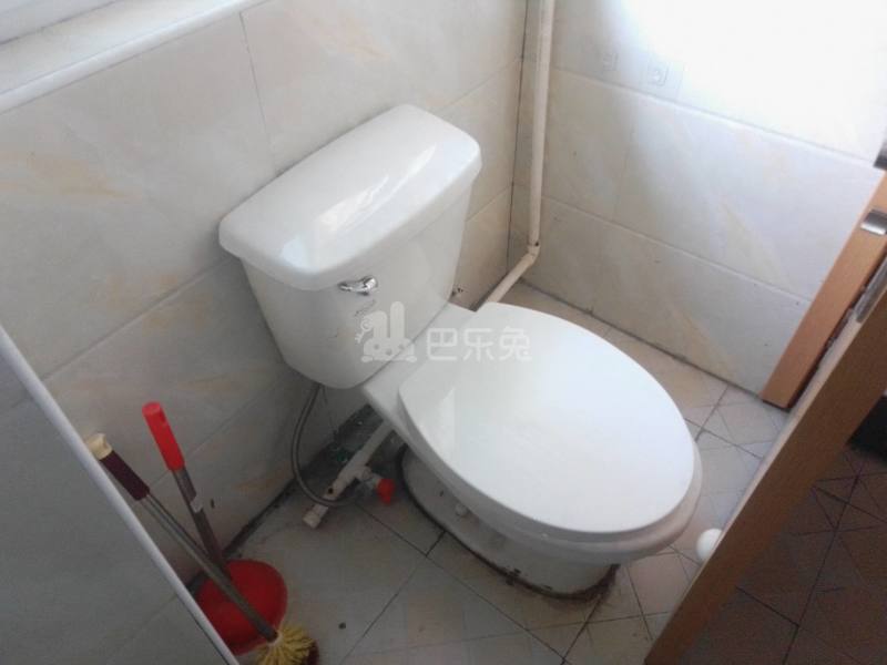 鹤沙航城瑞馨苑3617448卫生间图6