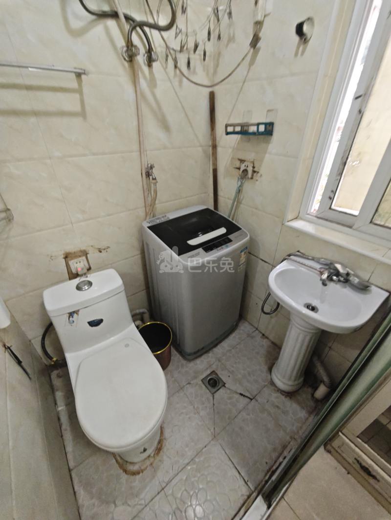 银丰苑3667013卫生间图5