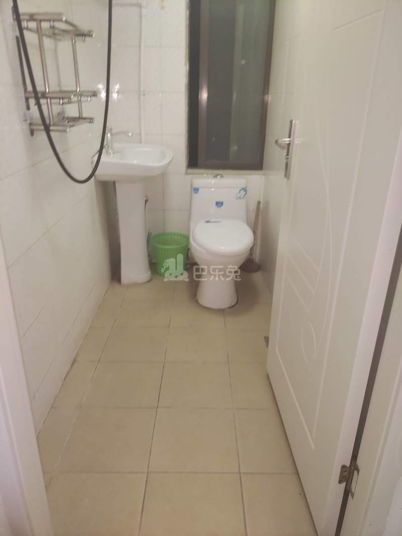 锦秋花园十期3740021卫生间图5