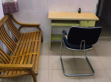 西华大街兴和里33号 1室1厅1卫