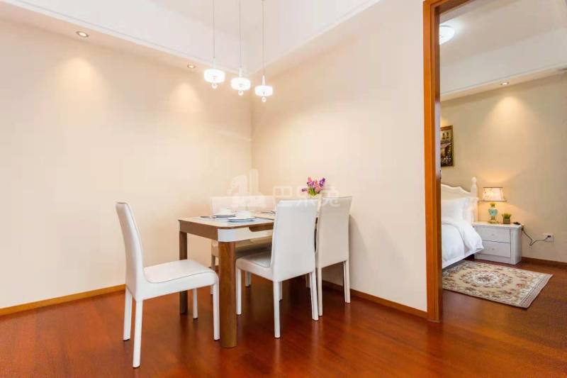 仁恒西郊花园3780368客厅图9