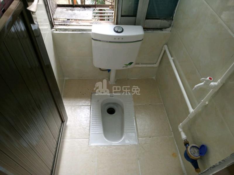 松园小区3795828卫生间图3