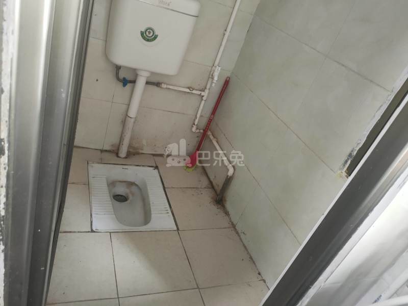 松园小区3795832卫生间图4