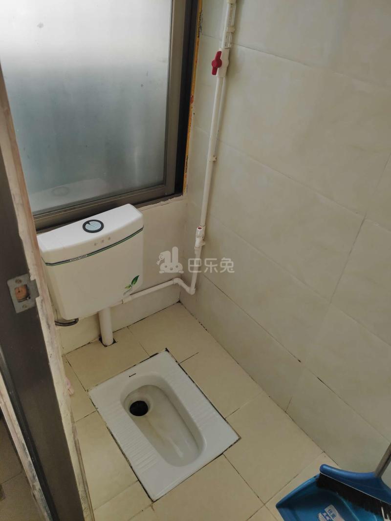 松园小区3795835卫生间图5