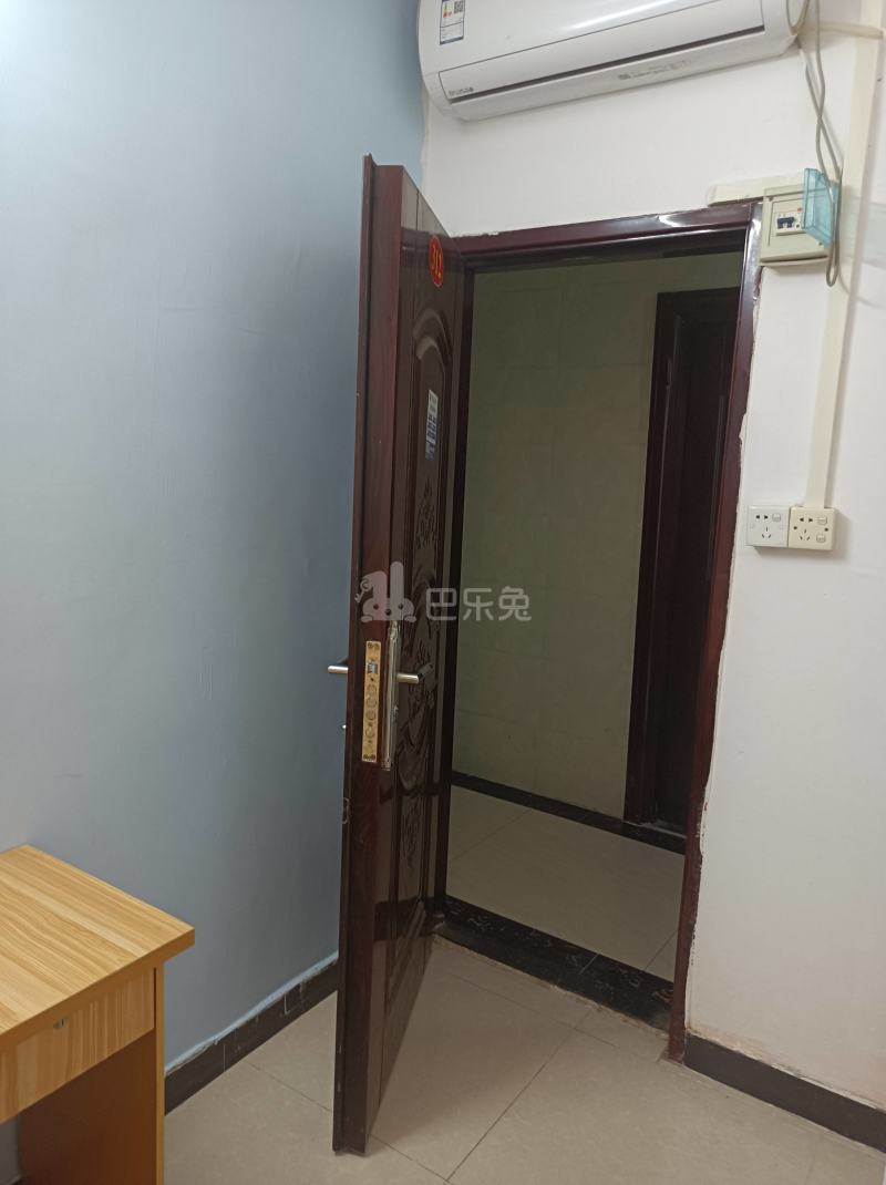 青龙一街12-1号3875549卧室图3