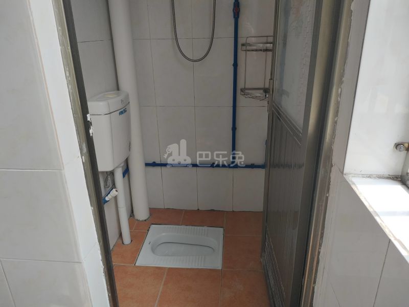 青龙一街12-1号3875561卫生间图6