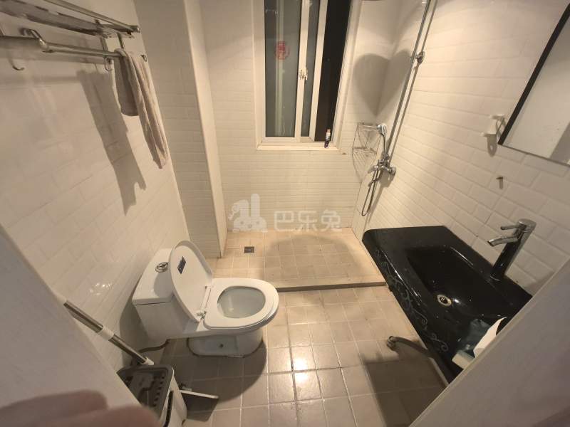 翔瑞新苑南区3890878卫生间图6