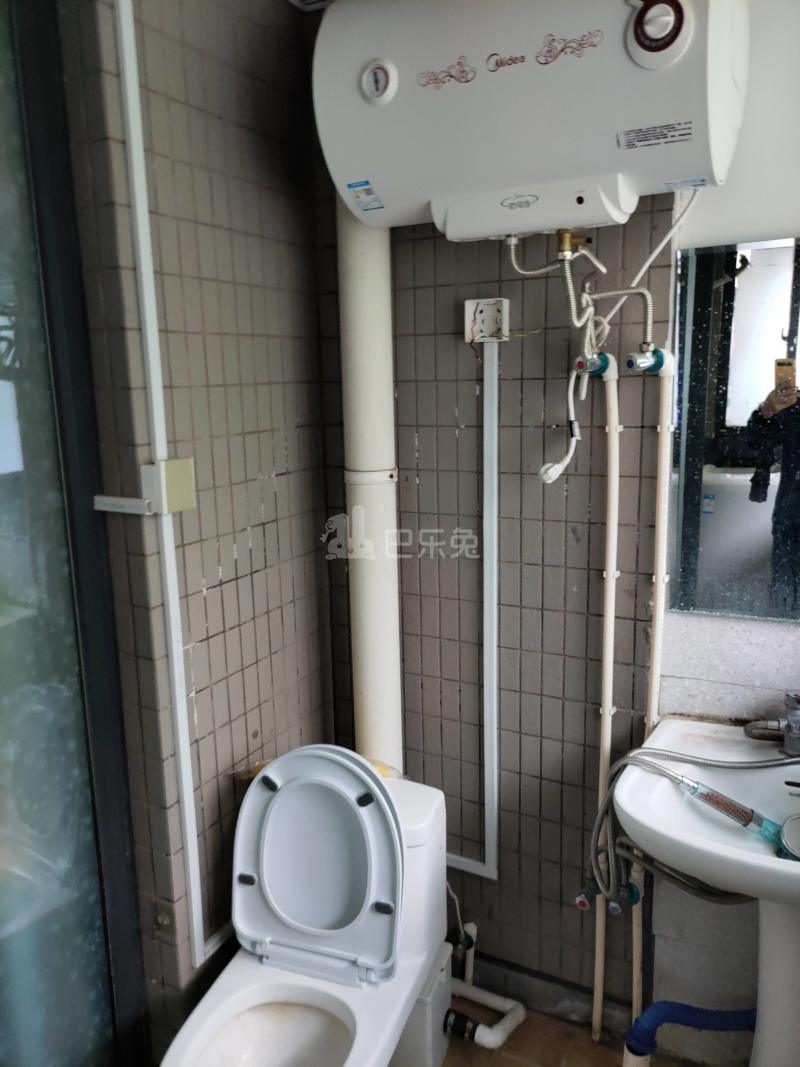 新州花苑西区3894391卫生间图4