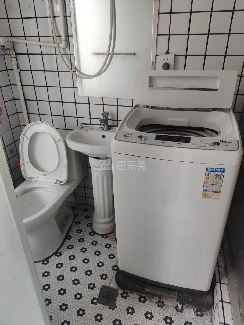 日月华庭3902529卫生间图5