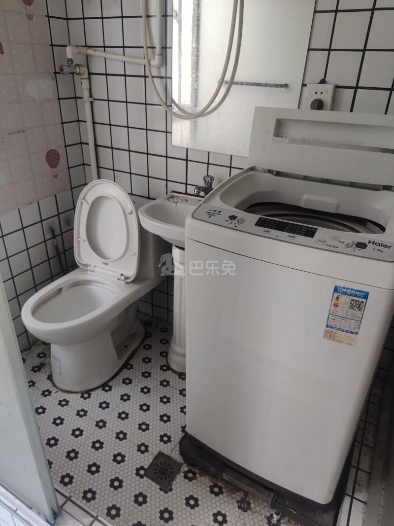 日月华庭3902529卫生间图4