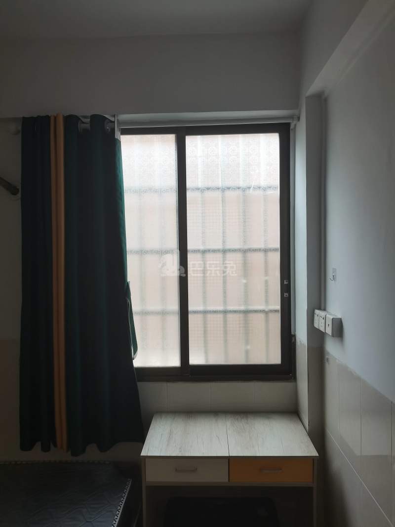 温馨家园（西衢街二巷2号）3927284卧室窗户图7