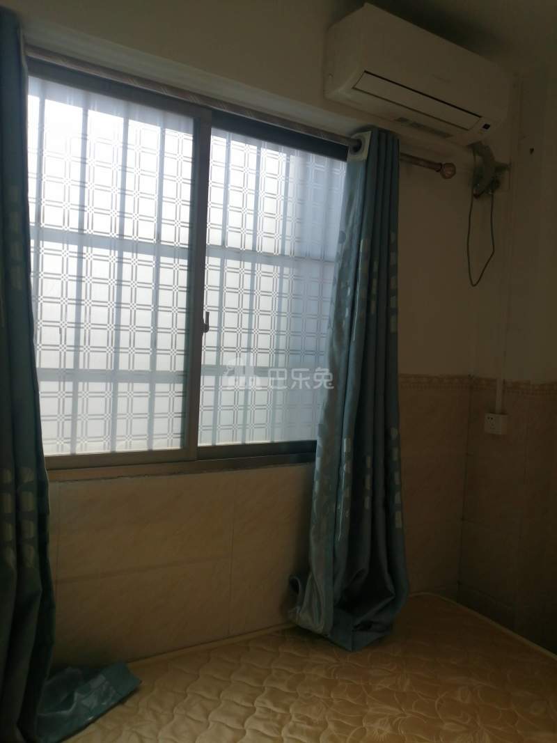 礼村东华街二巷6号3964220卧室窗户图7