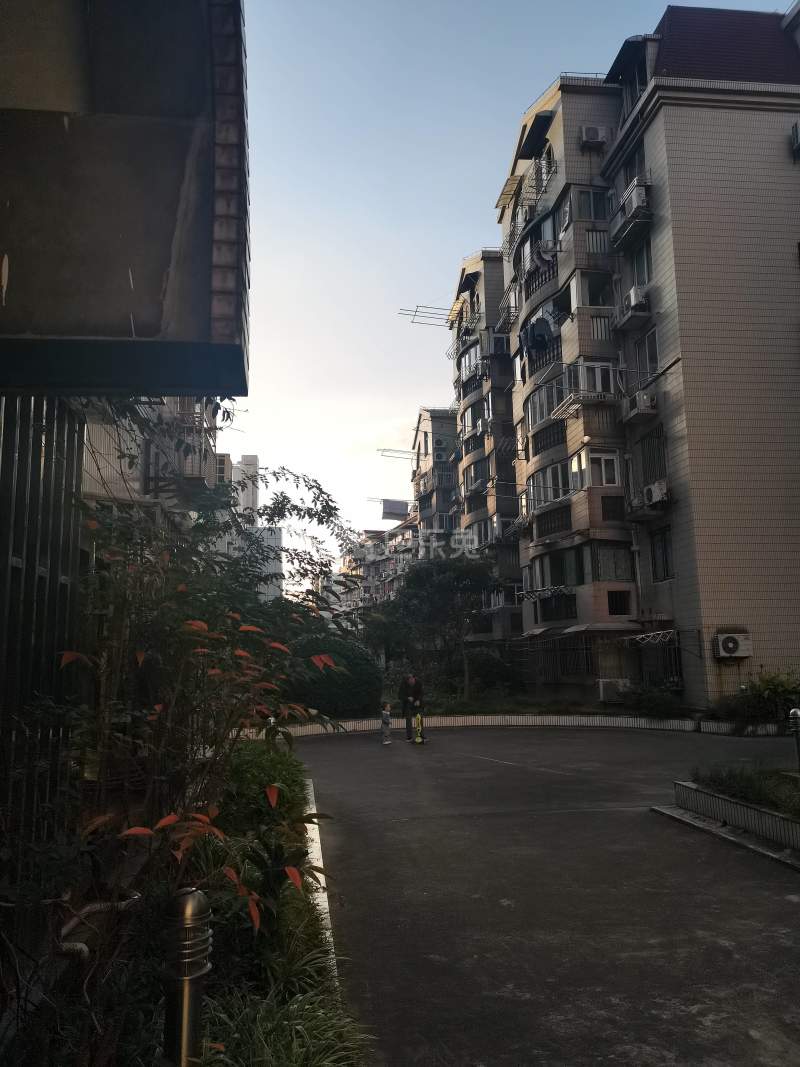 上海静安_灵广花园_1室0厅0卫_合租朝东南_共和新路736弄-上海巴乐兔