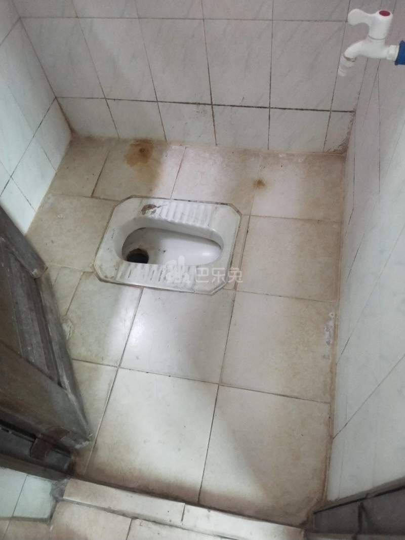 富山二路36号4024865卫生间图6