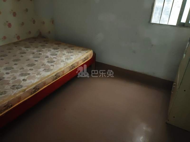 江夏村西头大街25号4123209卧室图3