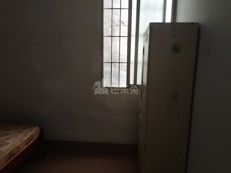 江夏村西头大街25号4123209卧室图2