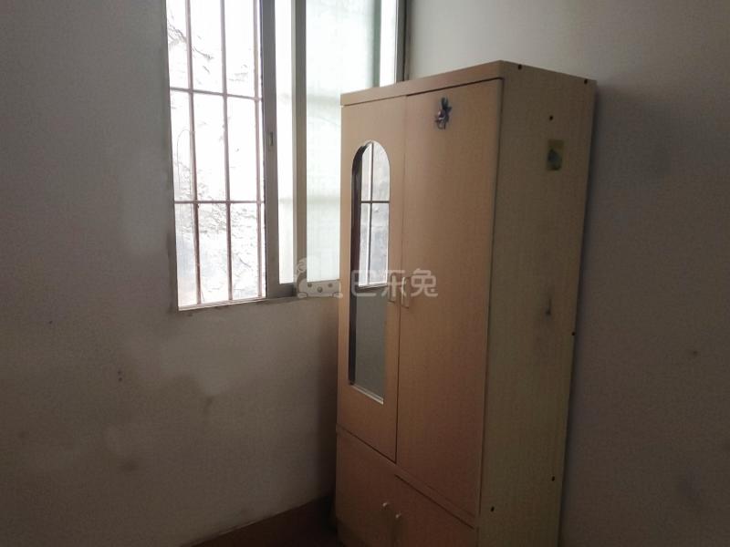 江夏村西头大街25号4123209卧室图4