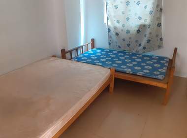 龙诚汇物业（龙洞村龙洞西街宝华里1号） 