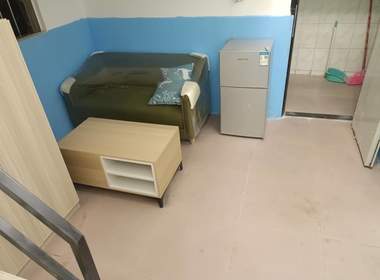 黄村莲溪里上二巷5号 