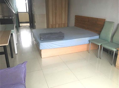 八方公寓 1室0厅1卫