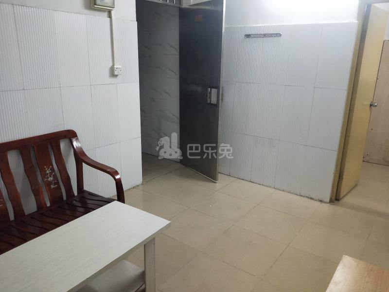 黄村东明里马路边4号4233100客厅图6