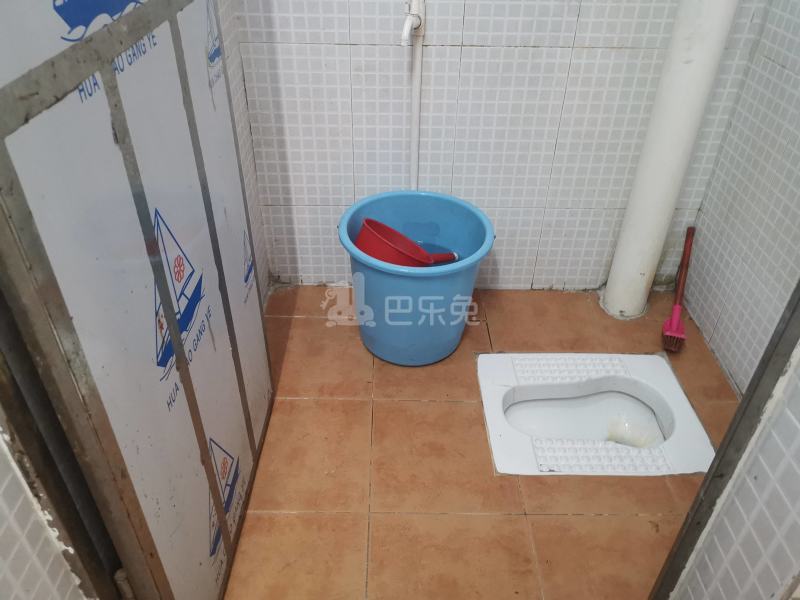 黄村西华里一巷8号4233743卫生间图13