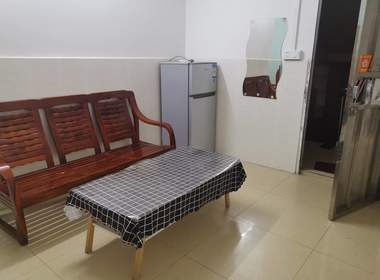 黄村西华里一巷8号 