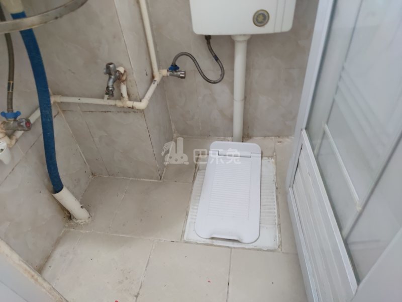 北头西苑小区4240578卫生间图5