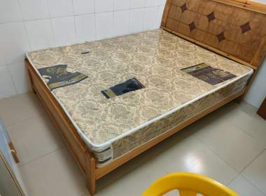 黄村西华里八巷12号 