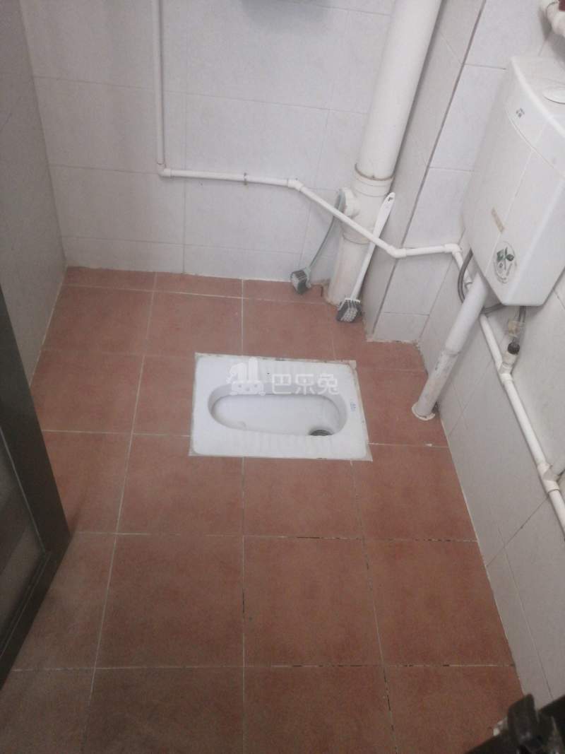 黄村西华里六巷11号4241786卫生间图12