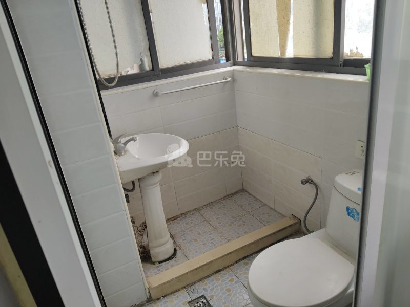 金桥新城金舍苑4249953卫生间图5