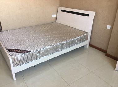 紫萱公寓 1室0厅1卫