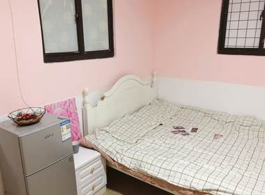 E+青年公寓（乐购店） 1室0厅1卫