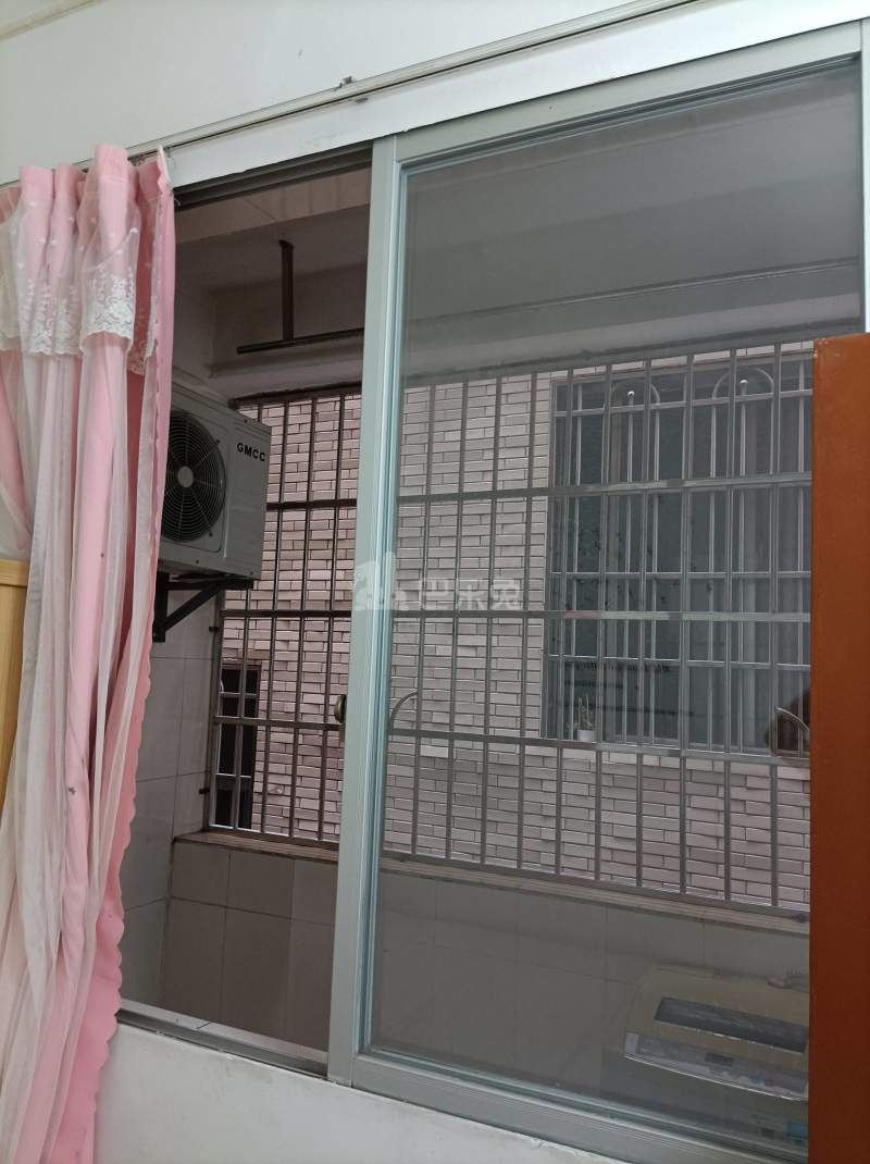 龙洞村龙洞西街华光8巷1号4284821卧室图7