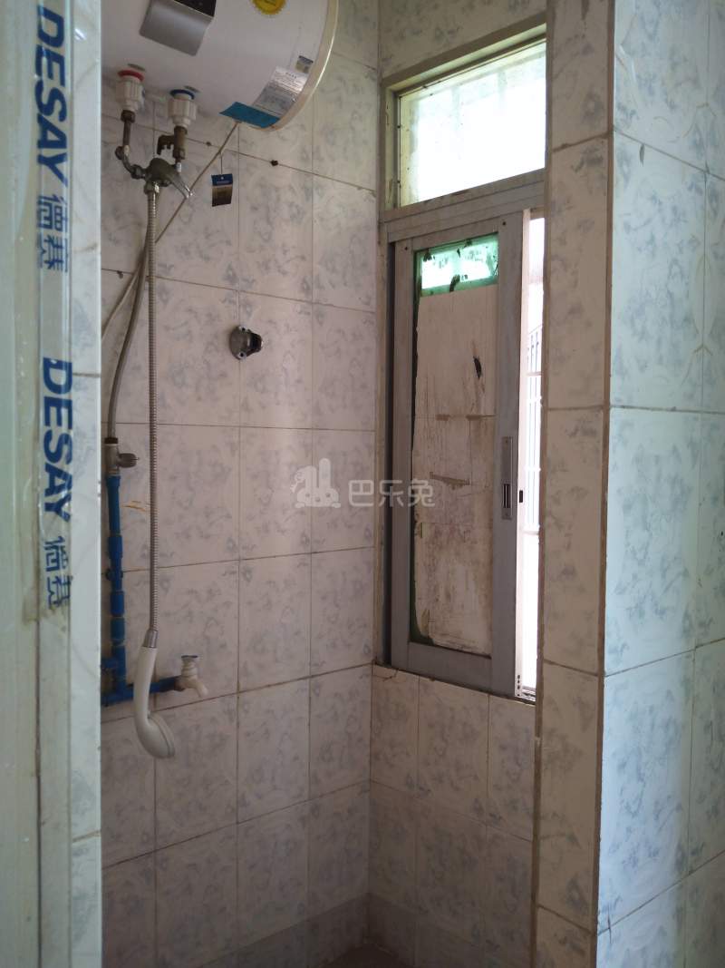 江夏村大塘大街40号4306608卫生间图6