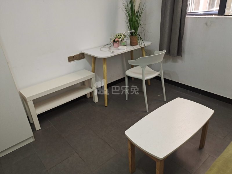 百合白领公寓（礼村洪昌工业路40号）4330042客厅图7