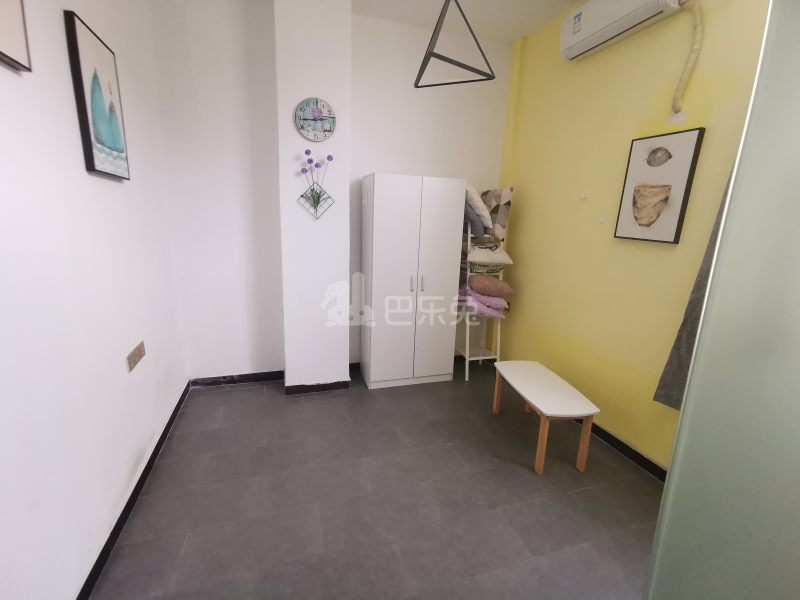 百合白领公寓（礼村洪昌工业路40号）4330060客厅图9