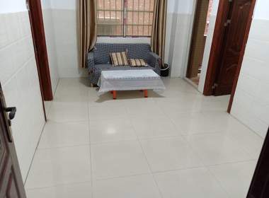 鑫鑫公寓（鹤边村鹤北街北六巷8号） 2室1厅1卫