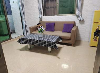 鑫鑫公寓（望岗村塘田街南四巷17号） 1室1厅1卫