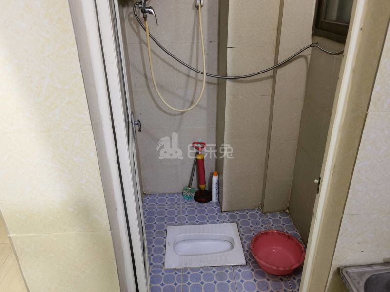 豪华公寓（二夹坊前街48之一）4393481卫生间图4