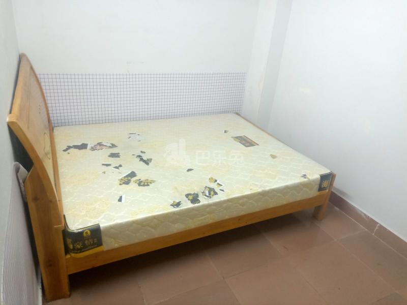 江夏村西头大街25号4412985卧室图0