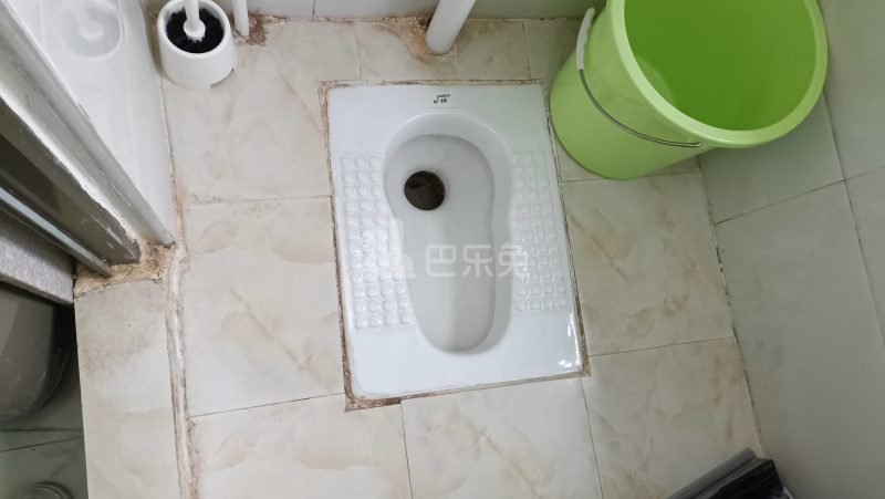 松园南小区4504719卫生间图4