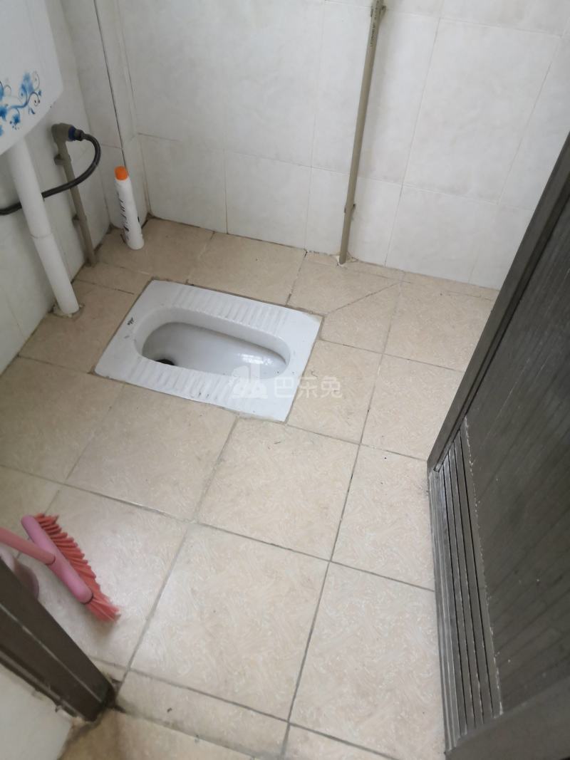 望岗村濠边街13号4512194卫生间图3