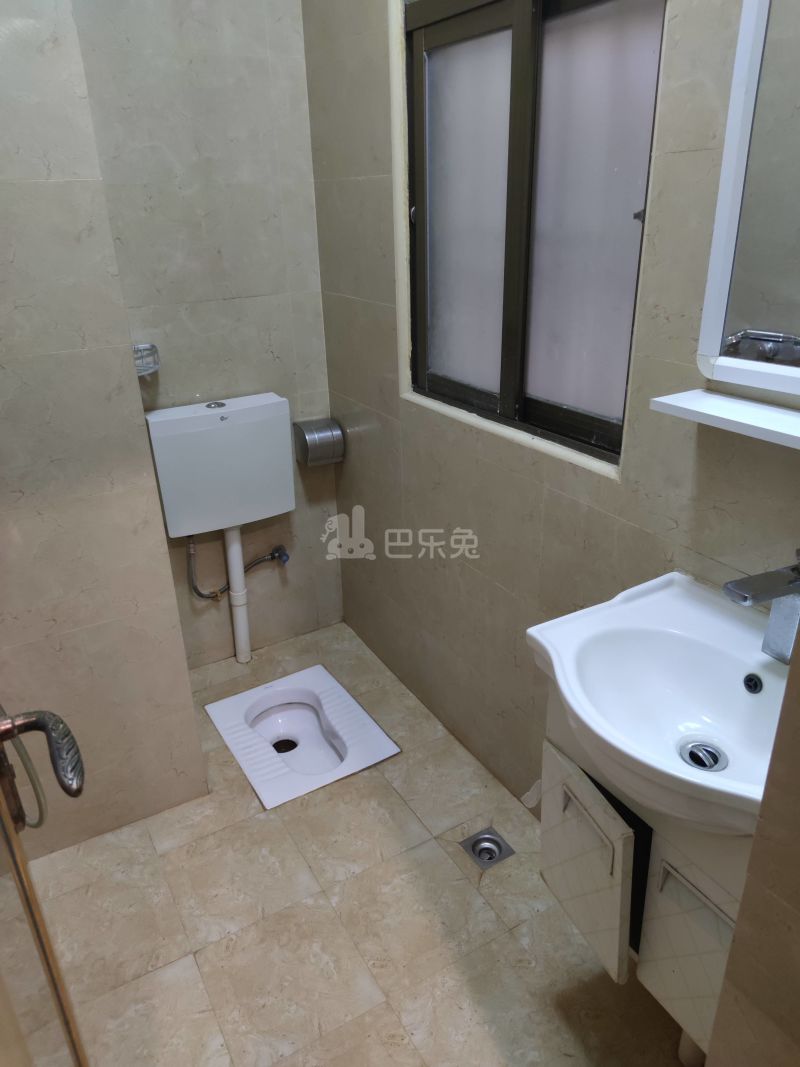 望岗村濠边街七巷8号4512237卫生间图5