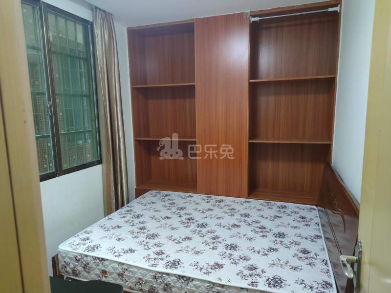 望岗村濠边街七巷8号4512237卧室图0