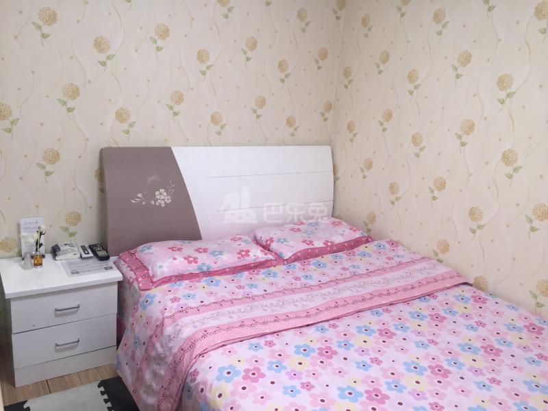 微客居公寓（幸运府邸小区店）4514257卧室图3