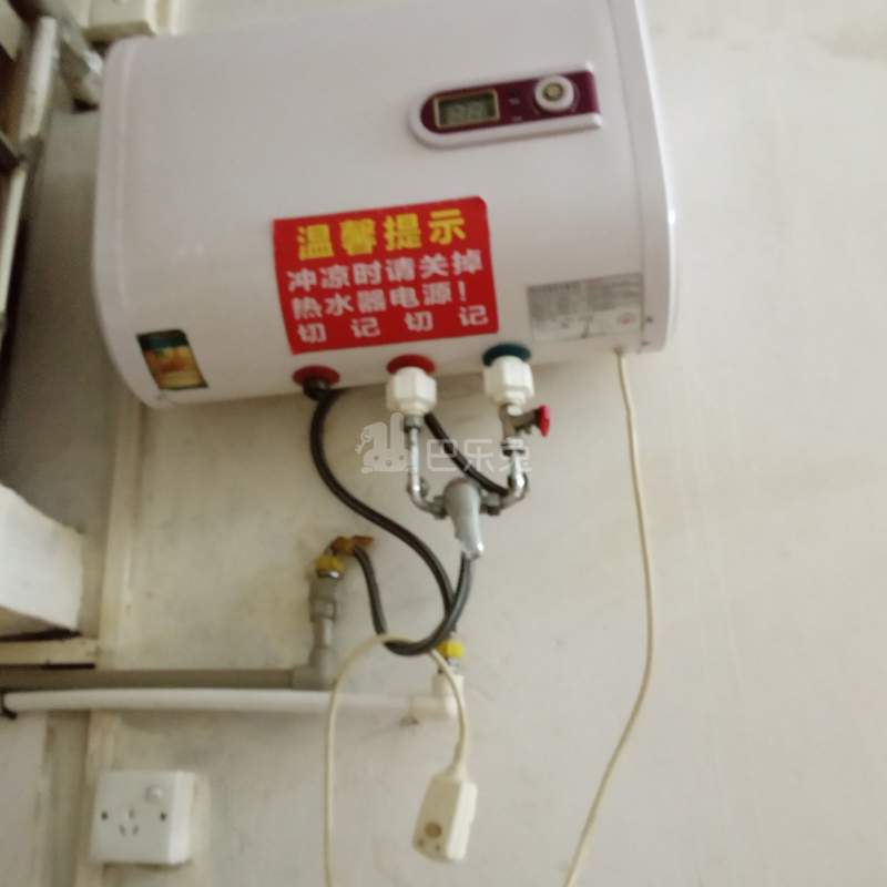 植村三路二巷8号4519263卫生间图5