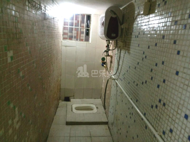 植村三路二巷8号4519264卫生间图4