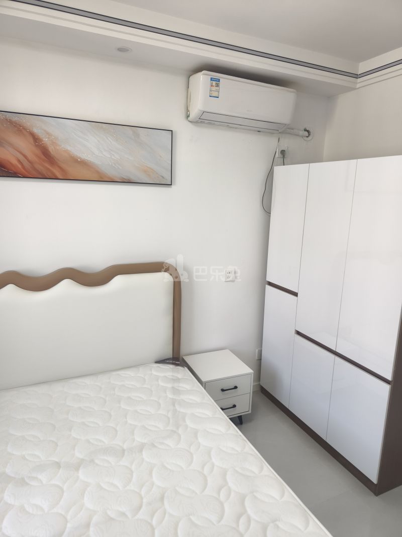 佘北家园茸绣苑4521363卧室图5