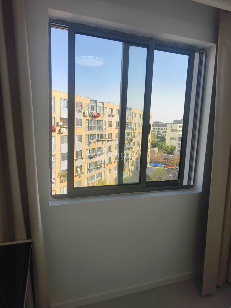 佘北家园茸绣苑4521363卧室窗户图12